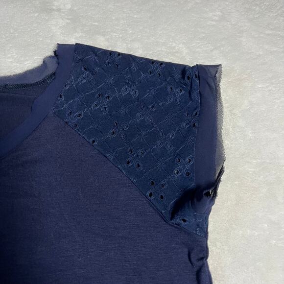 Women's Crewneck Eyelet Sleeve Blouse Size Small Mesh Trim Minimalist Casual - Picture 4 of 6